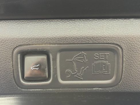 Used 2022 Ford Expedition Max Limited image 20