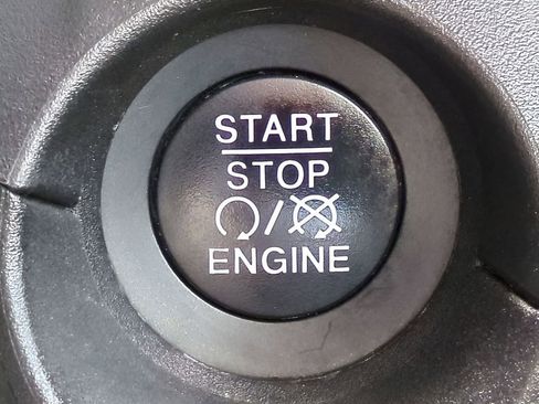 Used 2022 Jeep Renegade Trailhawk image 30