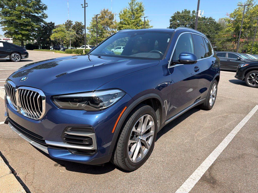 Used 2022 BMW X5 sDrive40i w/ Premium Package RWD image 1