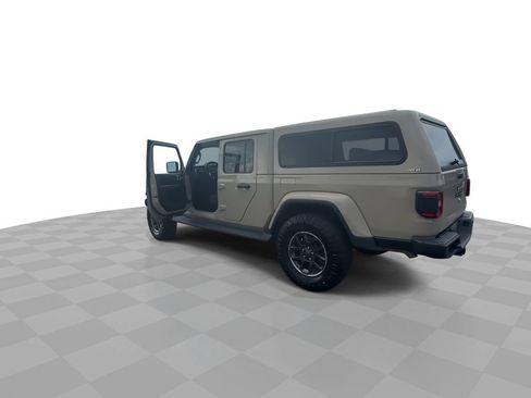 Used 2022 Jeep Gladiator Overland w/ LED Lighting Group AWD/4WD image 6