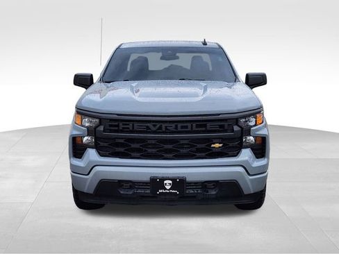 Used 2025 Chevrolet Silverado 1500 Custom image 3
