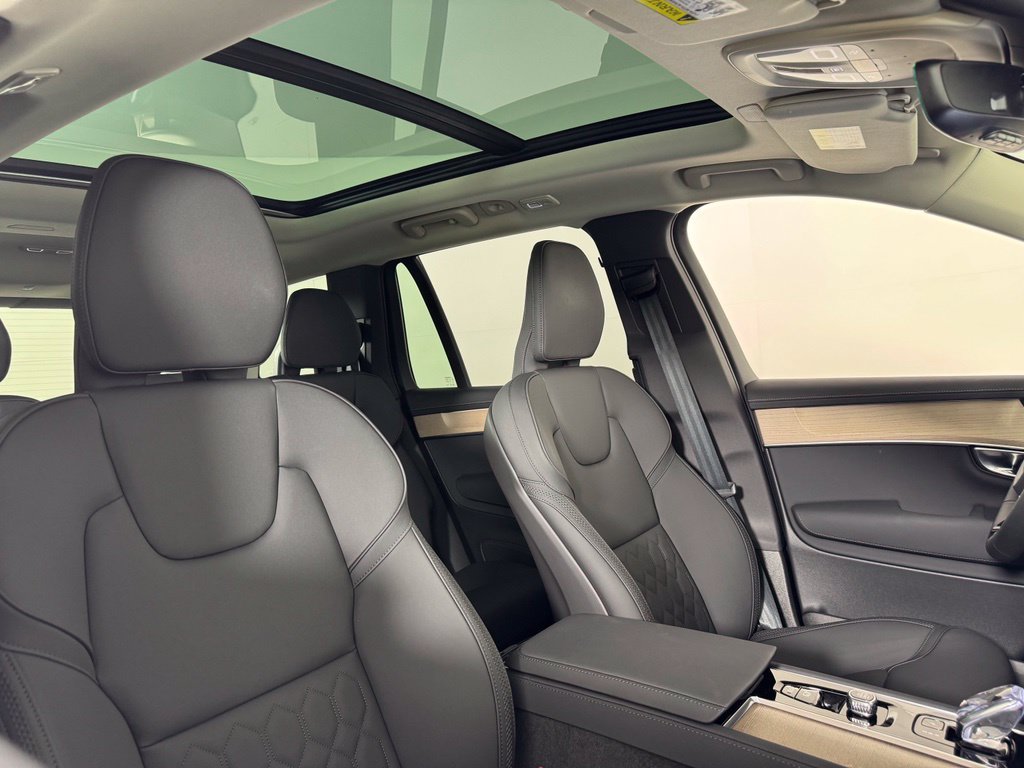 New 2026 Volvo XC90 B6 Plus w/ Protection Package Premier AWD/4WD image 7