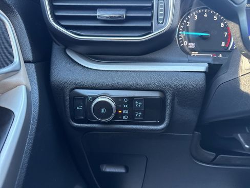 Used 2022 Ford Explorer XLT w/ Equipment Group 202A image 14