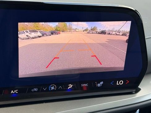 New 2026 Chevrolet Traverse LT w/ Sun and Wheel Package image 23