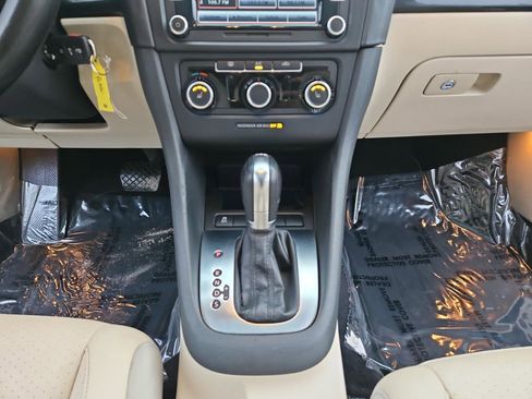 Used 2014 Volkswagen Jetta TDI image 11