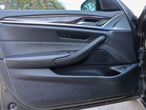 Used 2018 BMW 530i xDrive image 13