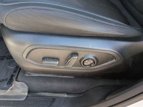 Used 2023 Jeep Grand Cherokee Laredo AWD/4WD image 17