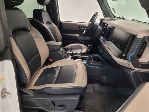 Used 2023 Ford Bronco Wildtrak image 14