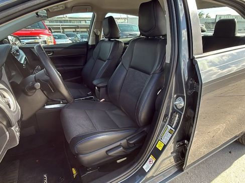 Used 2017 Toyota Corolla SE FWD image 12