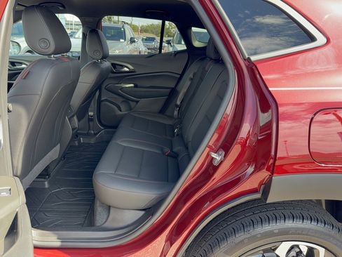 Used 2024 Chevrolet Trax RS w/ Driver Confidence Package image 13