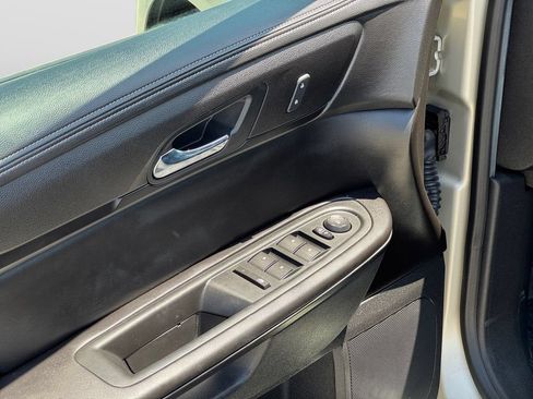 Used 2015 Chevrolet Traverse LT FWD image 10