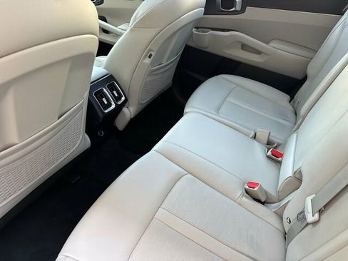 Used 2025 Kia Sorento S w/ Panoramic Sunroof Package AWD/4WD image 14