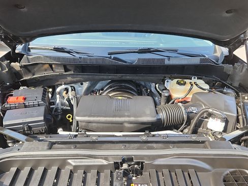 Certified 2022 Chevrolet Silverado 1500 LT w/ Z71 Off-Road Package AWD/4WD image 27