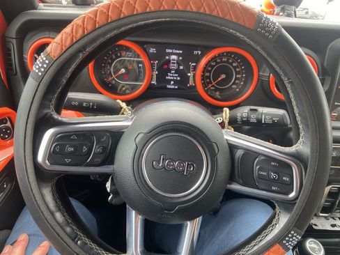 Used 2019 Jeep Wrangler Unlimited Sahara AWD/4WD image 35