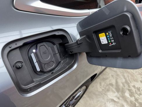 Used 2023 BMW i4 eDrive35 w/ Premium Package image 27