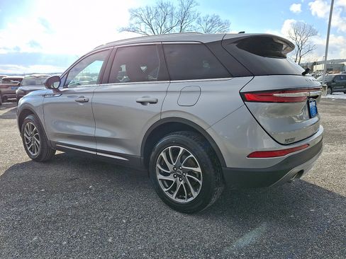 Certified 2022 Lincoln Corsair Standard w/ Equipment Group 101A image 4