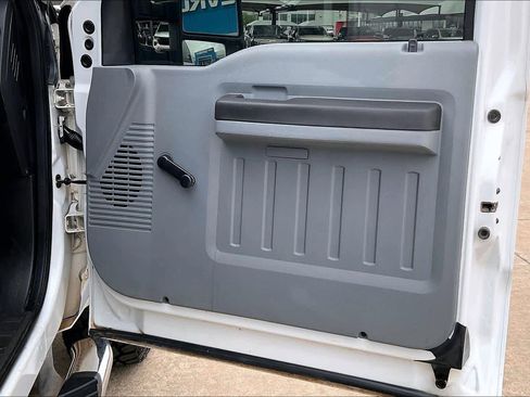 Used 2011 Ford F250 XL w/ XL Value Pkg image 21
