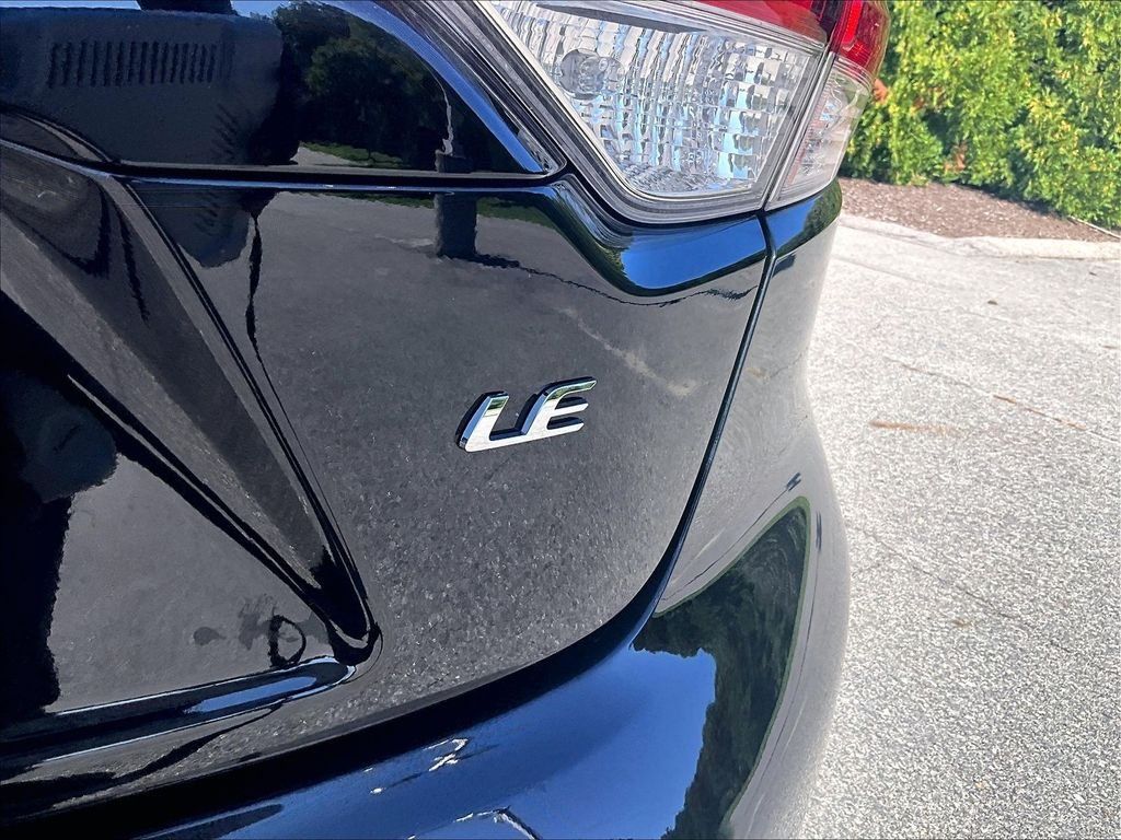 Used 2024 Toyota Corolla LE FWD image 29