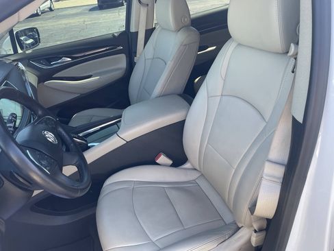 Used 2021 Buick Enclave Essence AWD/4WD image 3