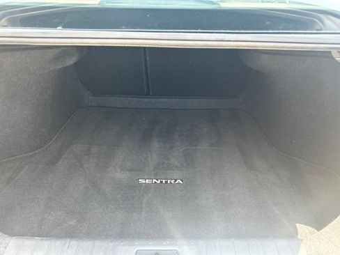 Used 2024 Nissan Sentra S FWD image 9