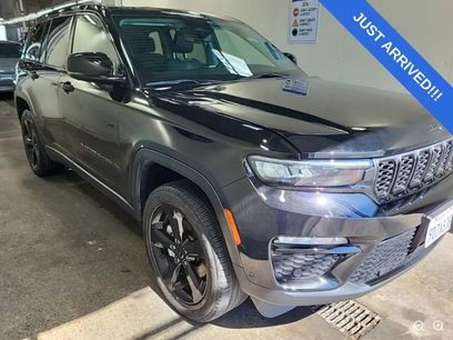 Used 2023 Jeep Grand Cherokee Limited w/ Luxury Tech Group II