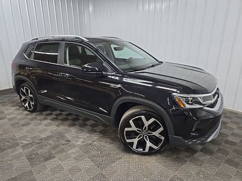 Used 2023 Volkswagen Taos SEL image 7