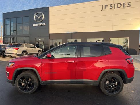 Used 2020 Jeep Compass Latitude image 2