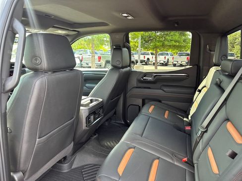 Used 2025 GMC Sierra 1500 AT4 w/ AT4 Premium Package AWD/4WD image 40