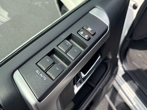 Used 2022 Toyota 4Runner Limited AWD/4WD image 25