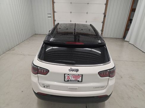 Used 2018 Jeep Compass Limited AWD/4WD image 5