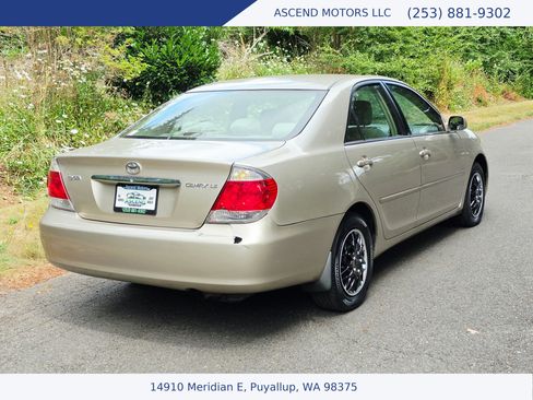 Used 2005 Toyota Camry LE FWD image 5