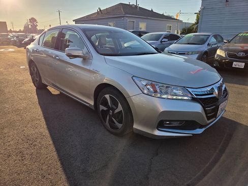 Used 2014 Honda Accord Plug-In Sedan image 5