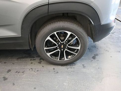 Used 2025 Chevrolet TrailBlazer LT AWD/4WD image 13