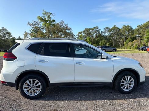 Used 2018 Nissan Rogue SV image 6