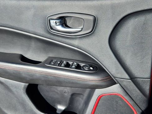 Used 2019 Jeep Compass Trailhawk w/ Cold Weather Group image 19