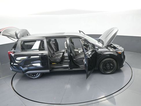Used 2025 Kia Carnival image 67
