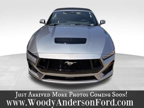 Used 2025 Ford Mustang GT Premium RWD image 3