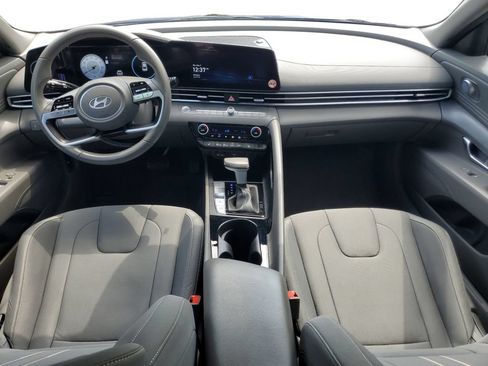 Used 2025 Hyundai Elantra SEL FWD image 11