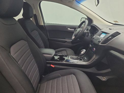 Used 2018 Ford Edge SE FWD image 21