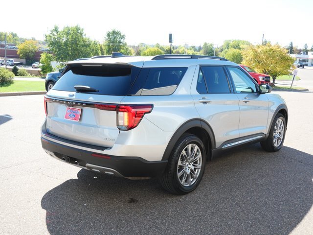 Certified 2025 Ford Explorer Active w/ Active Comfort Package AWD/4WD image 5