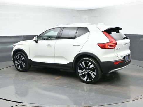 Used 2023 Volvo XC40 B5 Plus w/ Protection Package Premier AWD/4WD image 7