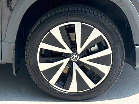 Used 2022 Volkswagen Taos SE AWD/4WD image 11