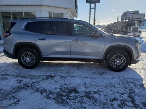 Used 2025 GMC Acadia Elevation image 6
