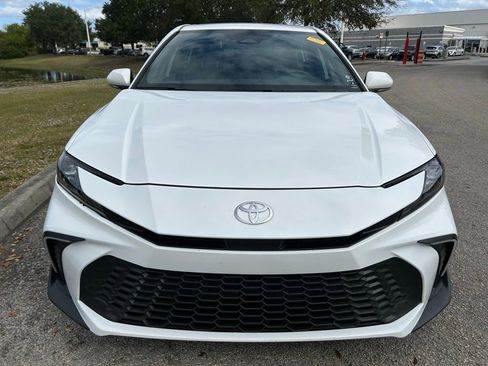 Certified 2025 Toyota Camry SE image 8