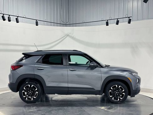 Used 2021 Chevrolet TrailBlazer LT w/ Driver Confidence Package FWD image 9