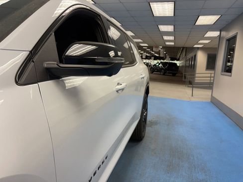 New 2026 Chevrolet Traverse RS w/ LPO, Floor Liner Package AWD/4WD image 19