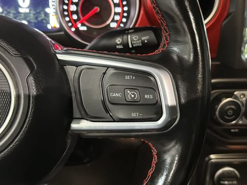 Certified 2022 Jeep Gladiator Rubicon w/ Cold Weather Group AWD/4WD image 14