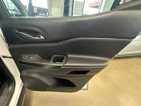 Used 2018 GMC Acadia SLT image 31