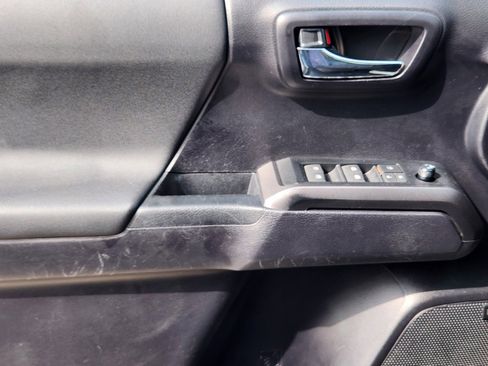 Used 2021 Toyota Tacoma TRD Off-Road w/ TRD Premium Off Road Package image 21