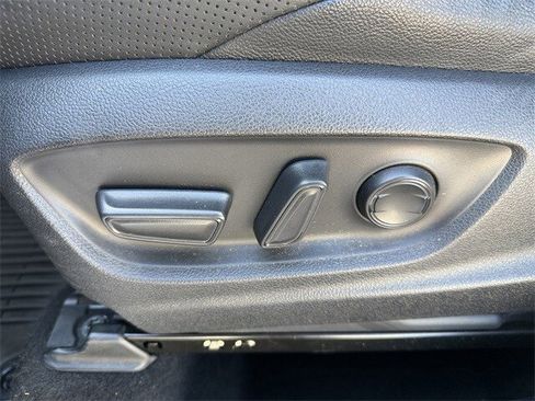 Used 2021 Toyota C-HR Limited image 26